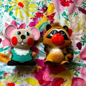 Vintage 70’s Banthrico bank set. Raccoon and Mouse.